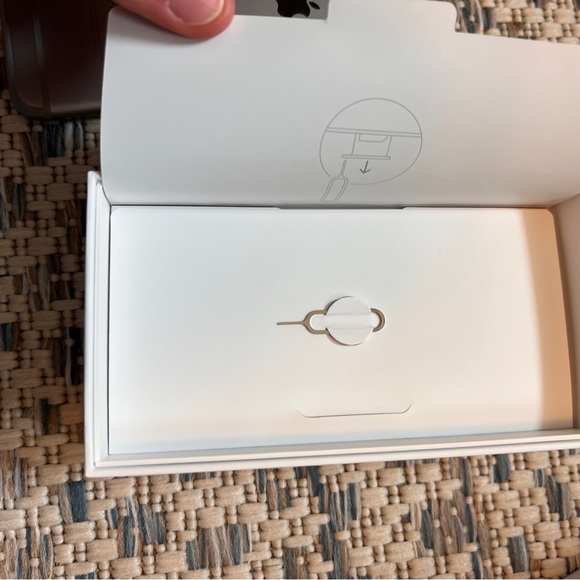 iPhone 6 32GB - Picture 4 of 8